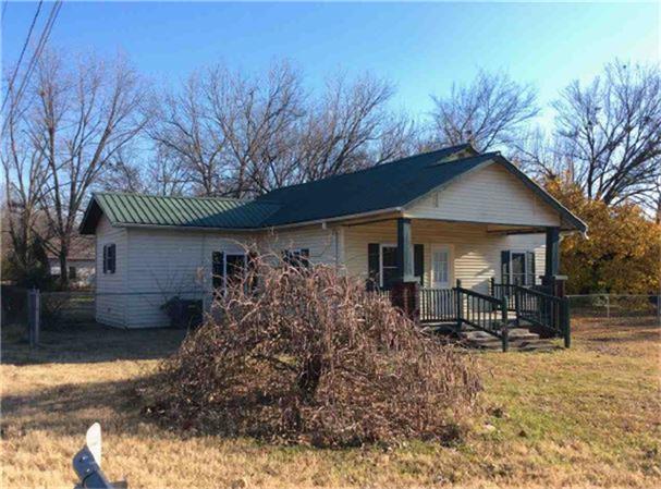 604 East Delaware St, Sallisaw, OK 74955