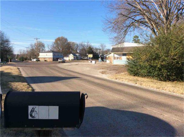 604 East Delaware St, Sallisaw, OK 74955
