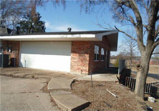 600Ridge Dr, Sallisaw, OK 74955