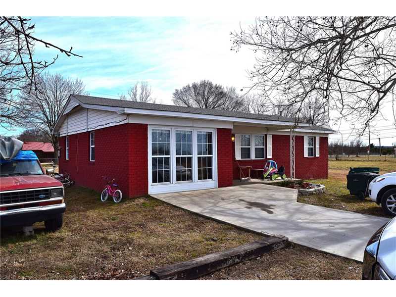 3760 Cherokee Ave W, Sallisaw, OK 74955