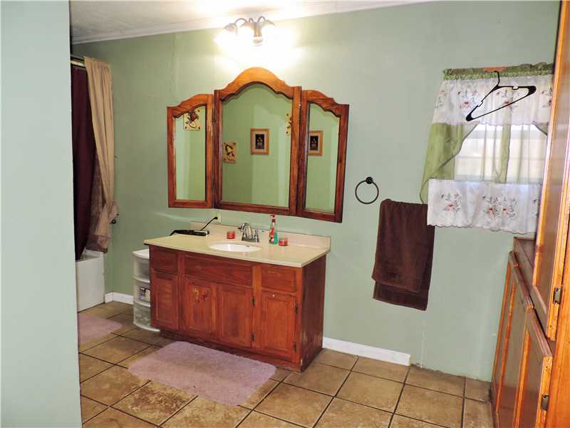310 Ash St N, Spiro, OK 74959