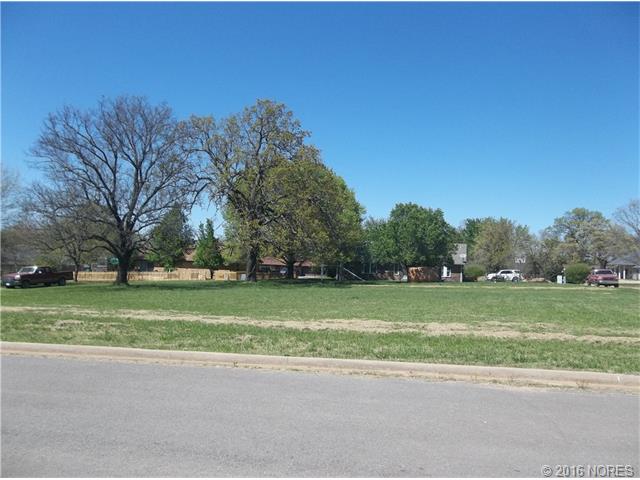 Persimmon Road, Stilwell, OK 74960