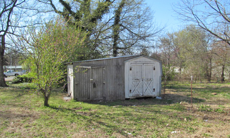 604 N. 1ST ST., Stilwell, OK 74960