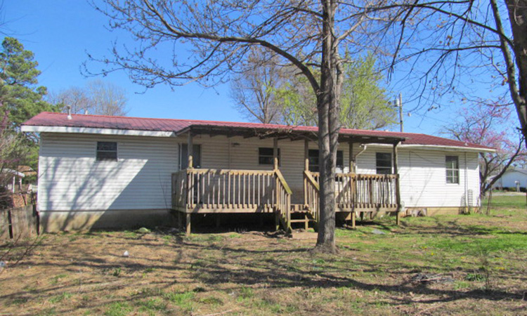 604 N. 1ST ST., Stilwell, OK 74960