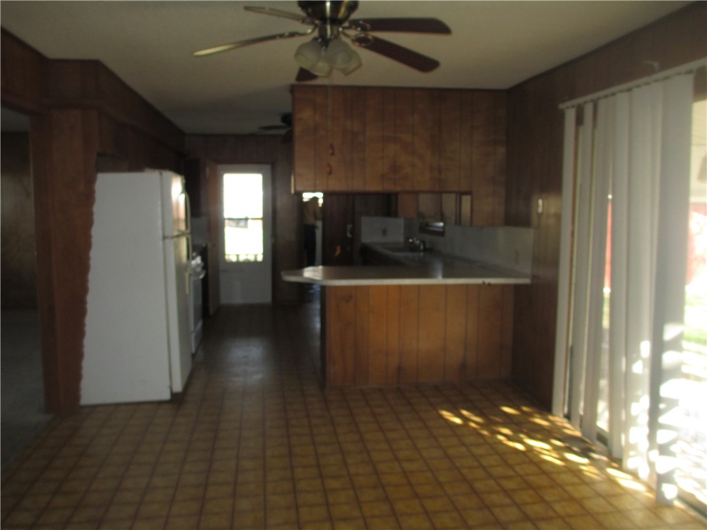 720 HickoryST, Stilwell, OK 74960