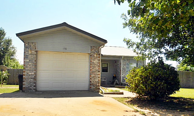 176 BLACKJACK ST., Stilwell, OK 74960