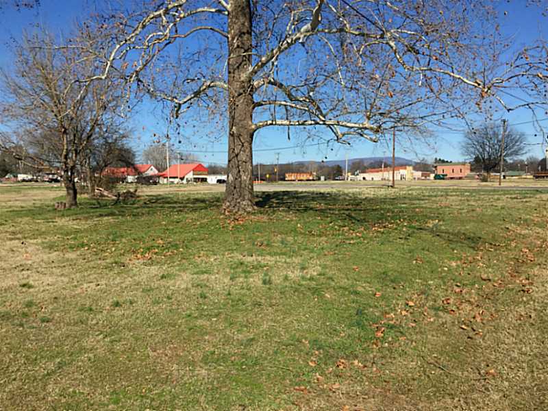 Poplar St, Wister, OK 74966