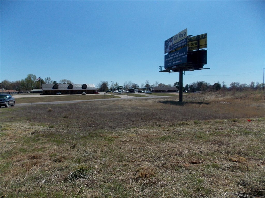 400 US 271HWY, Wister, OK 74966