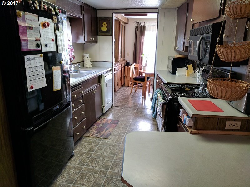 682 SW CONCORD WAY, Beaverton, OR 97006