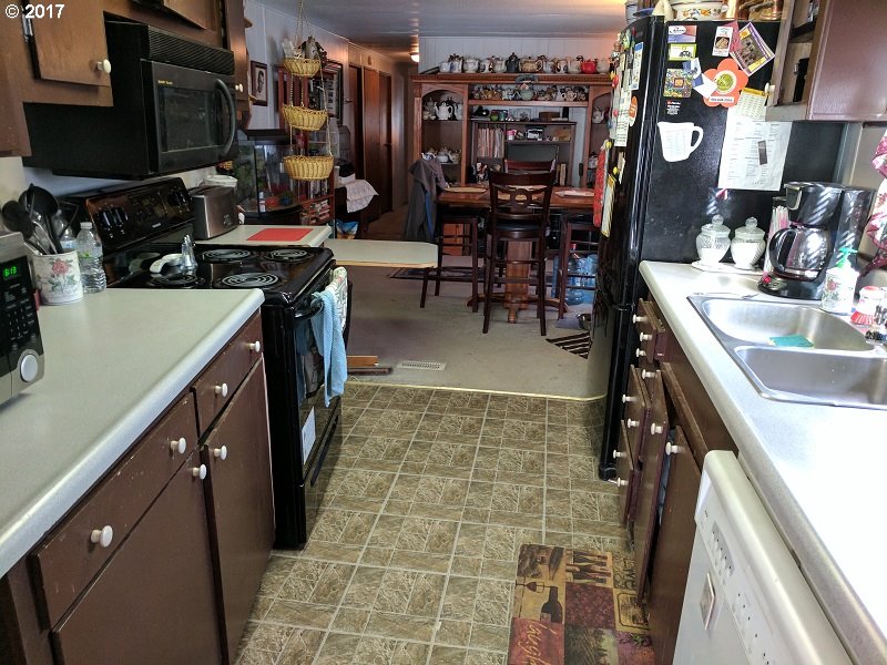682 SW CONCORD WAY, Beaverton, OR 97006