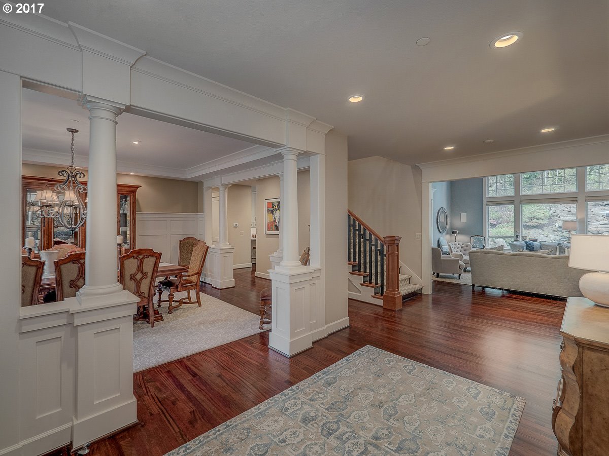 13571 GOODALL RD, Lake Oswego, OR 97034