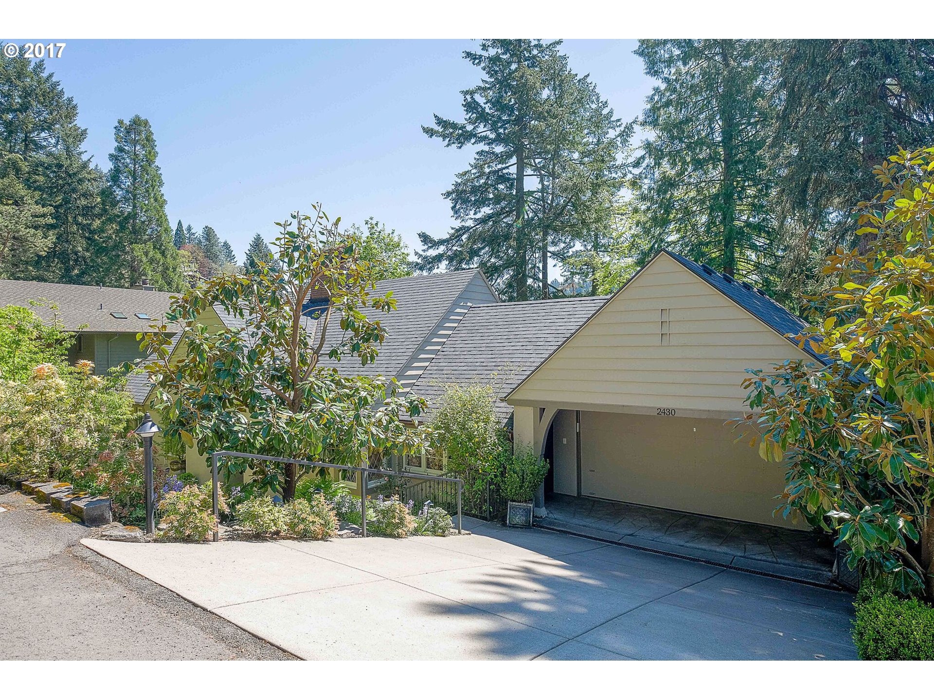 2430 SUMMIT CT, Lake Oswego, OR 97034