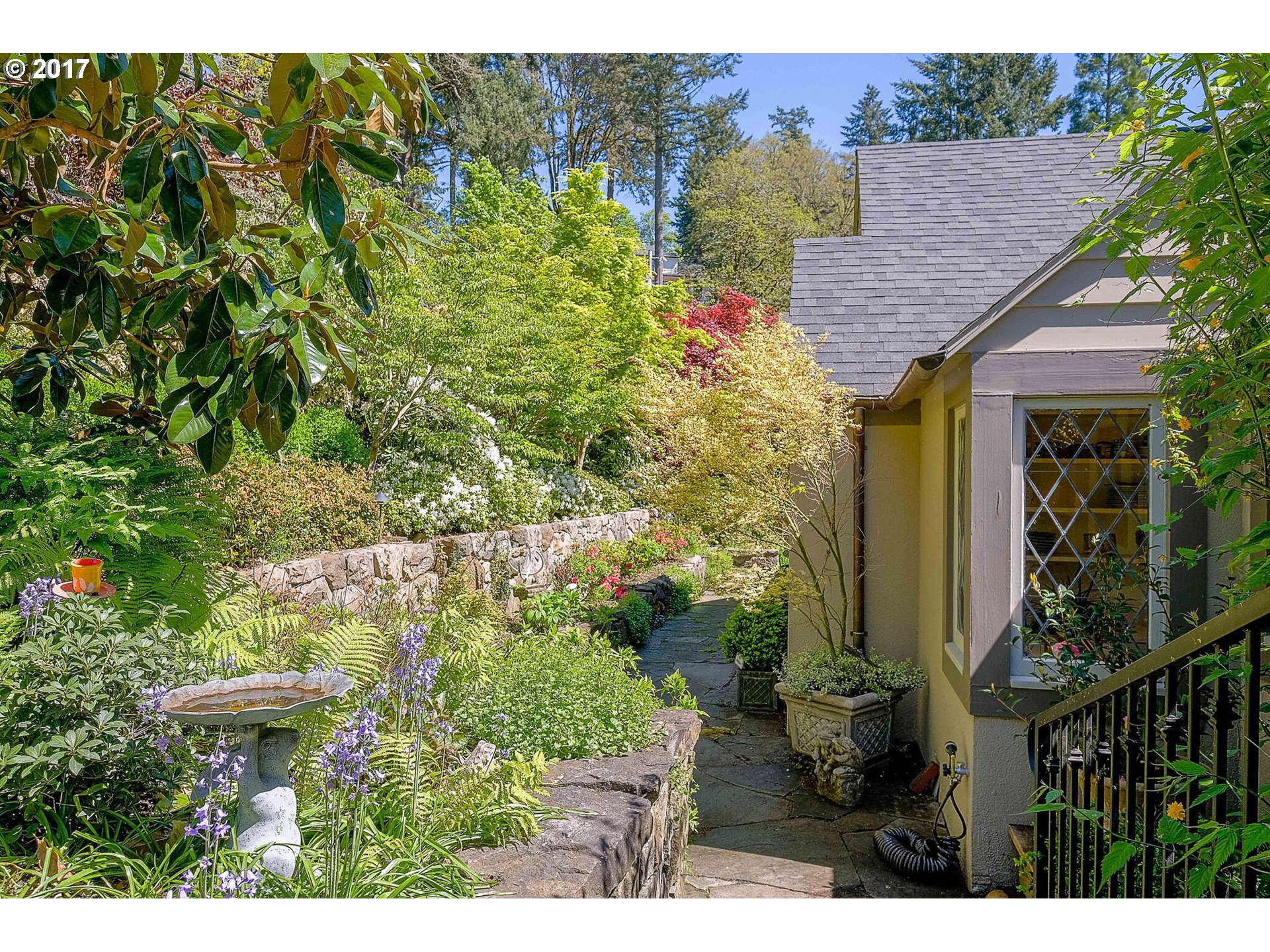 2430 SUMMIT CT, Lake Oswego, OR 97034