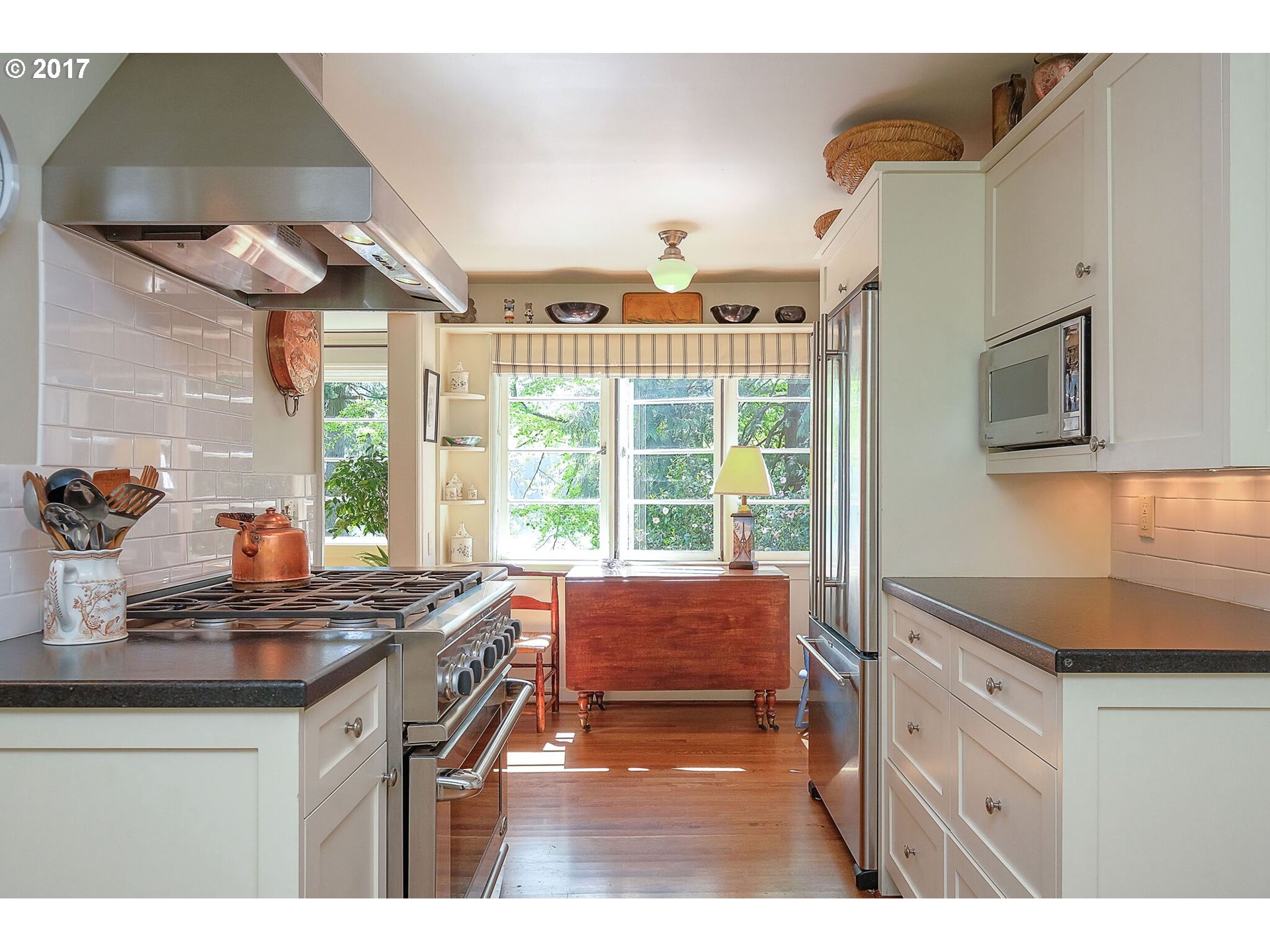 2430 SUMMIT CT, Lake Oswego, OR 97034