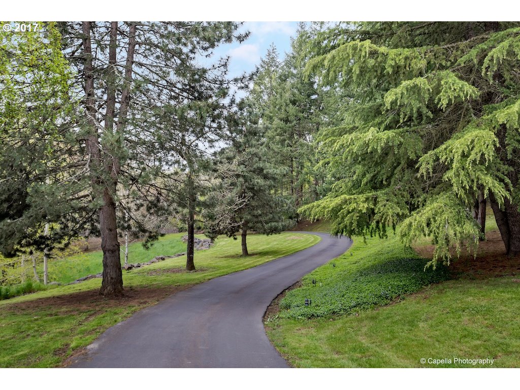 18785 WESTVIEW DR, Lake Oswego, OR 97034