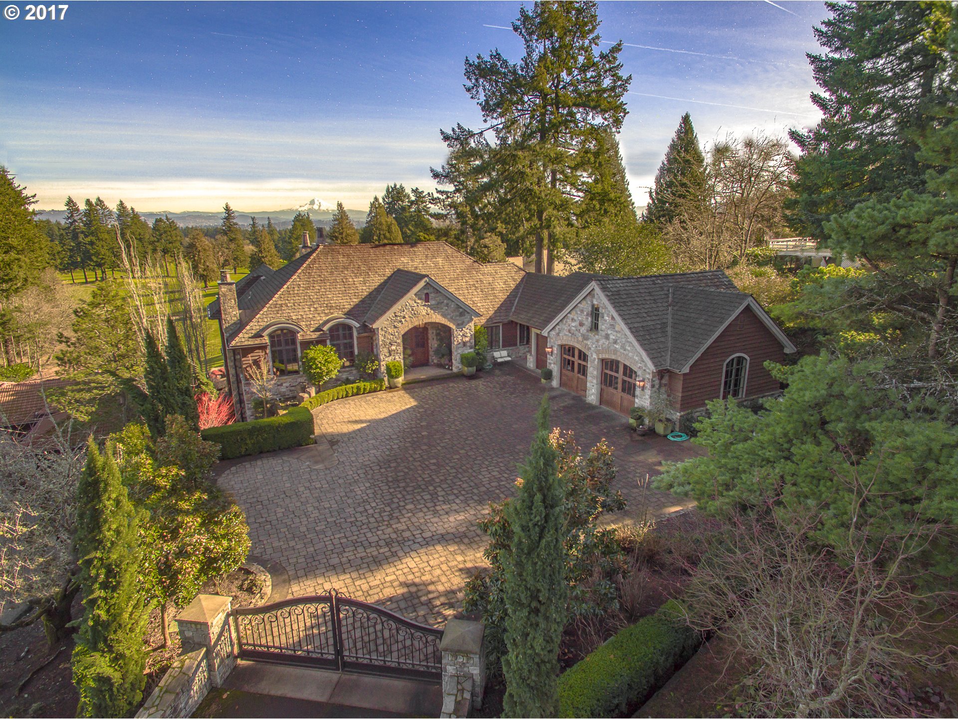 14390 UPLANDS DR, Lake Oswego, OR 97034