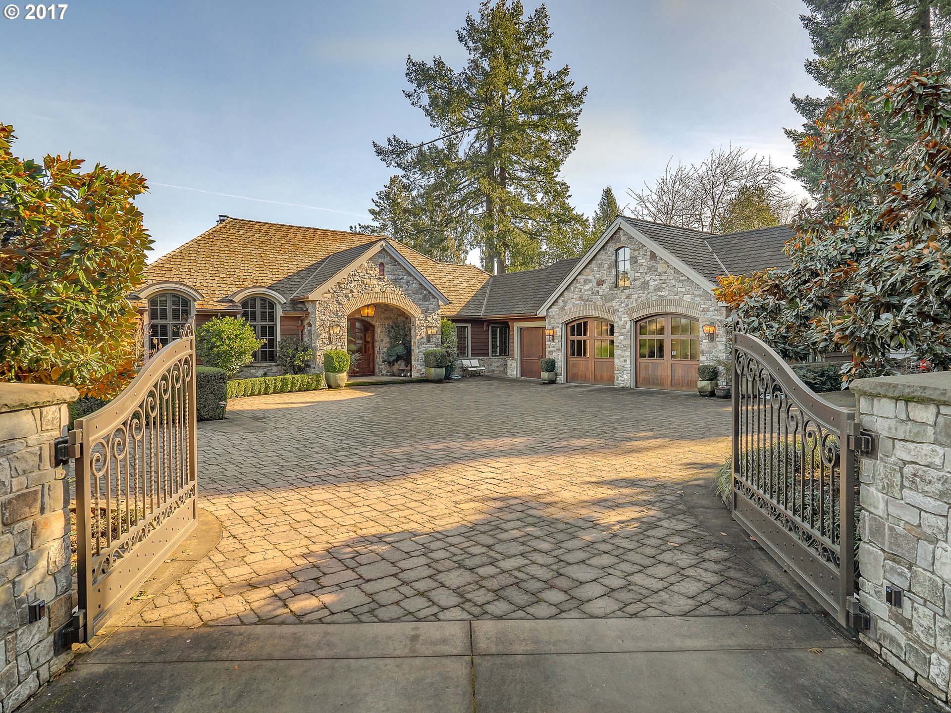 14390 UPLANDS DR, Lake Oswego, OR 97034