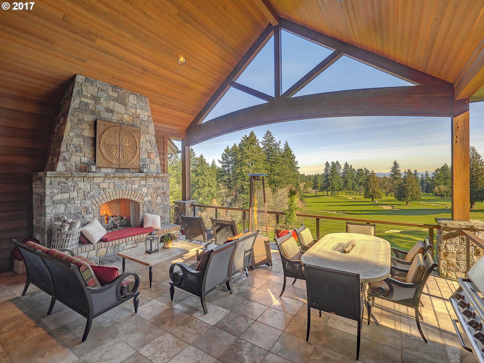 14390 UPLANDS DR, Lake Oswego, OR 97034