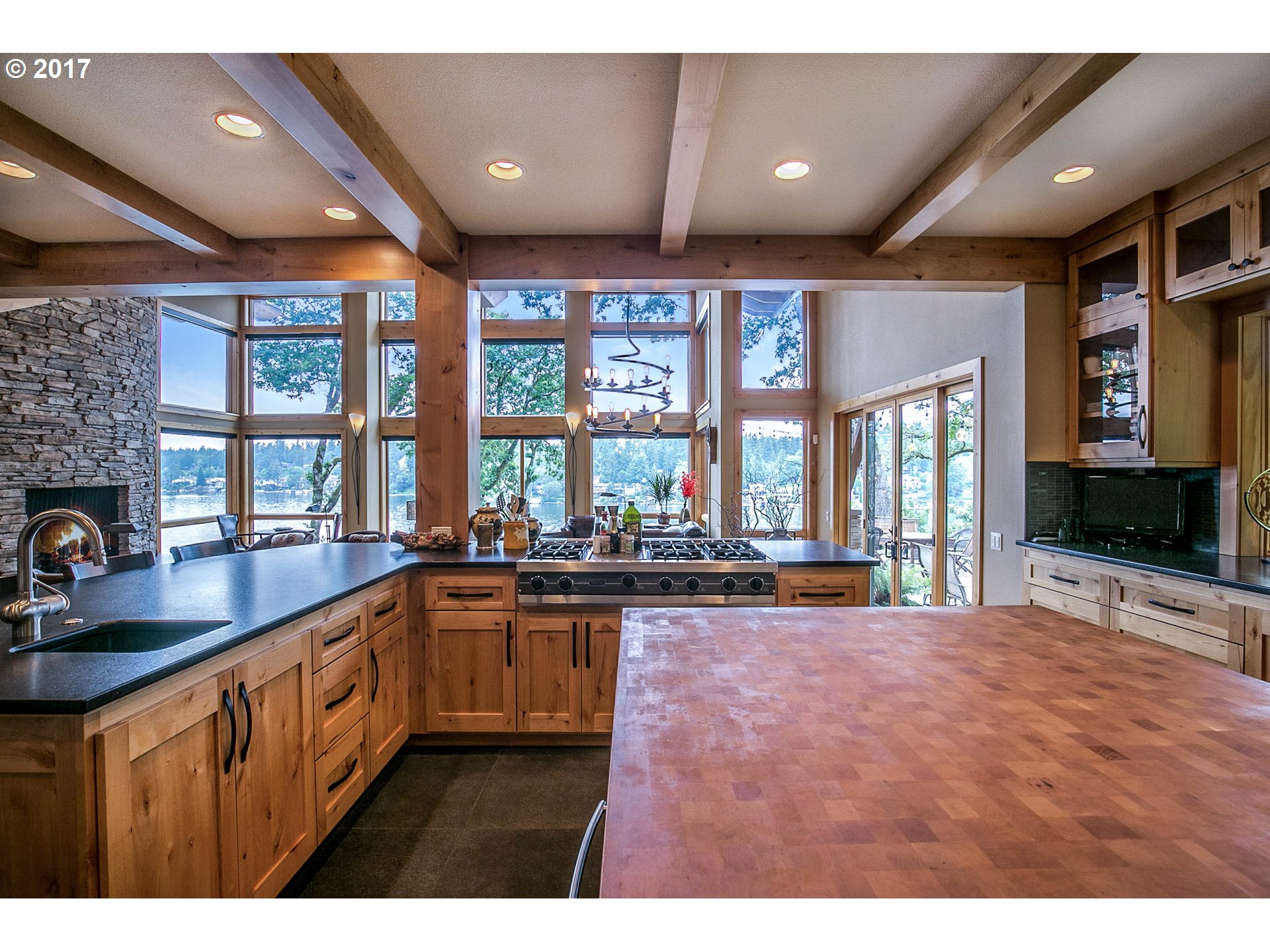 16661 SW Phantom Bluff Ct, Lake Oswego, OR 97034
