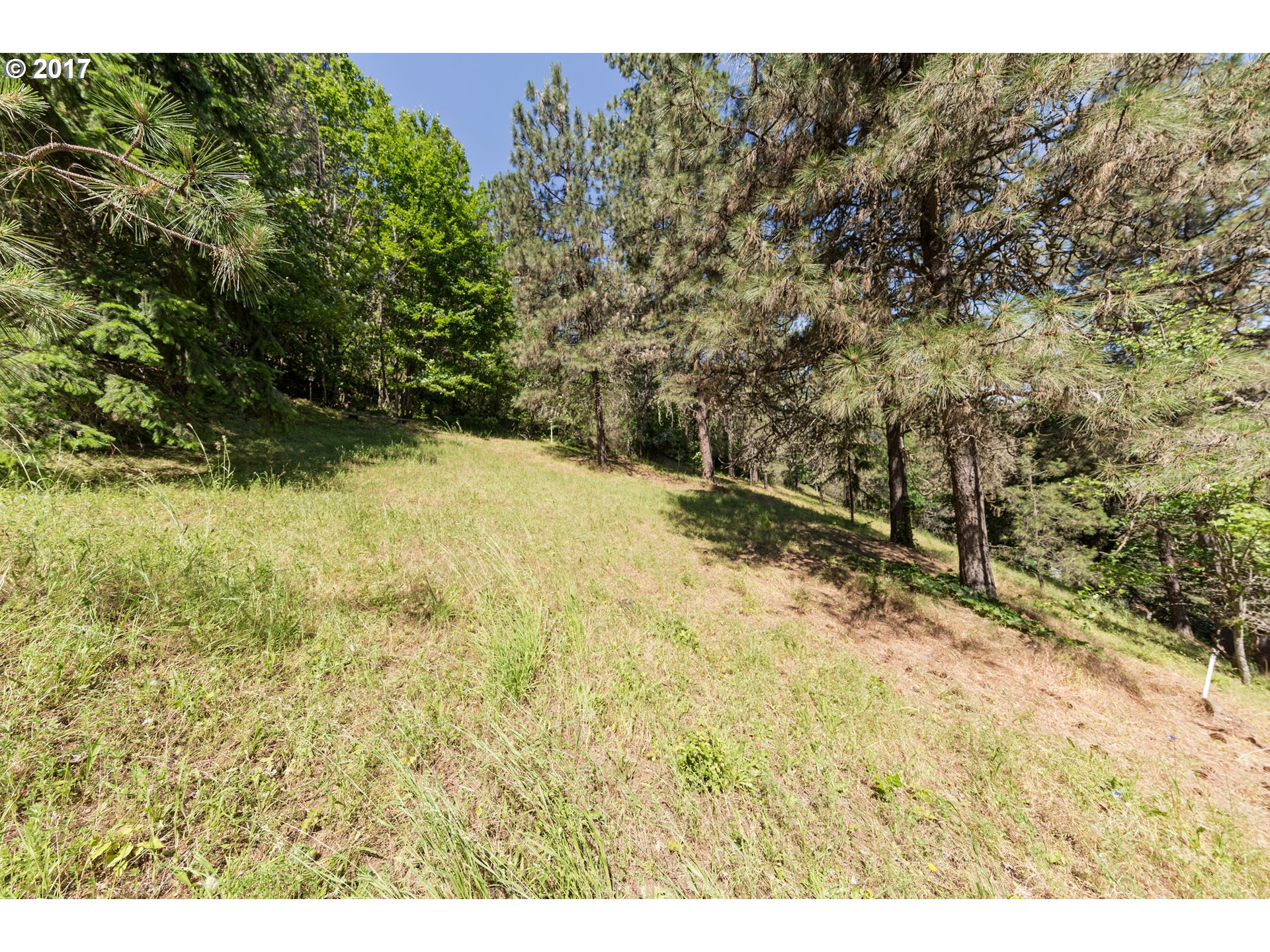 Huskey RD, Mosier, OR 97040