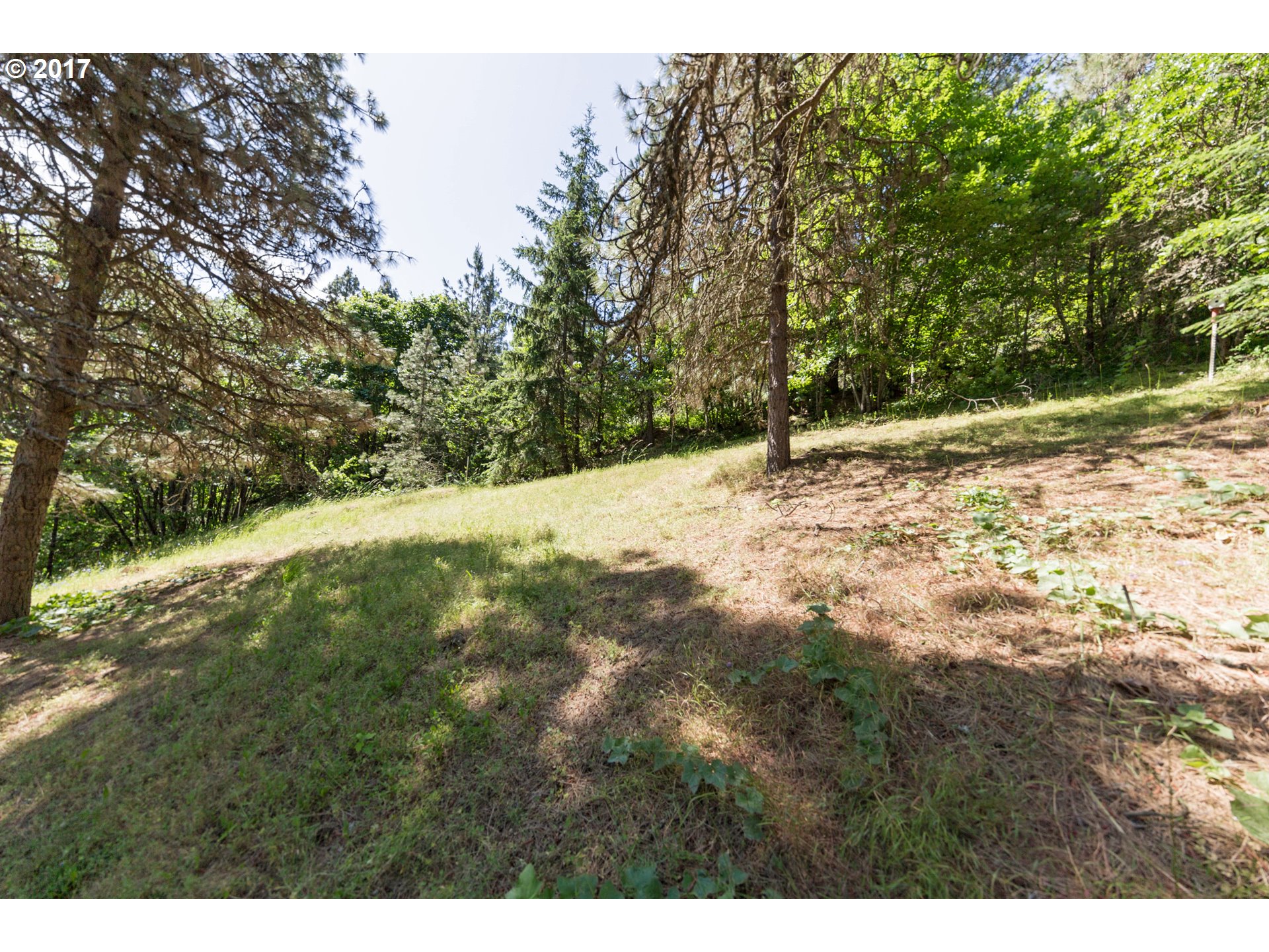 Huskey RD, Mosier, OR 97040