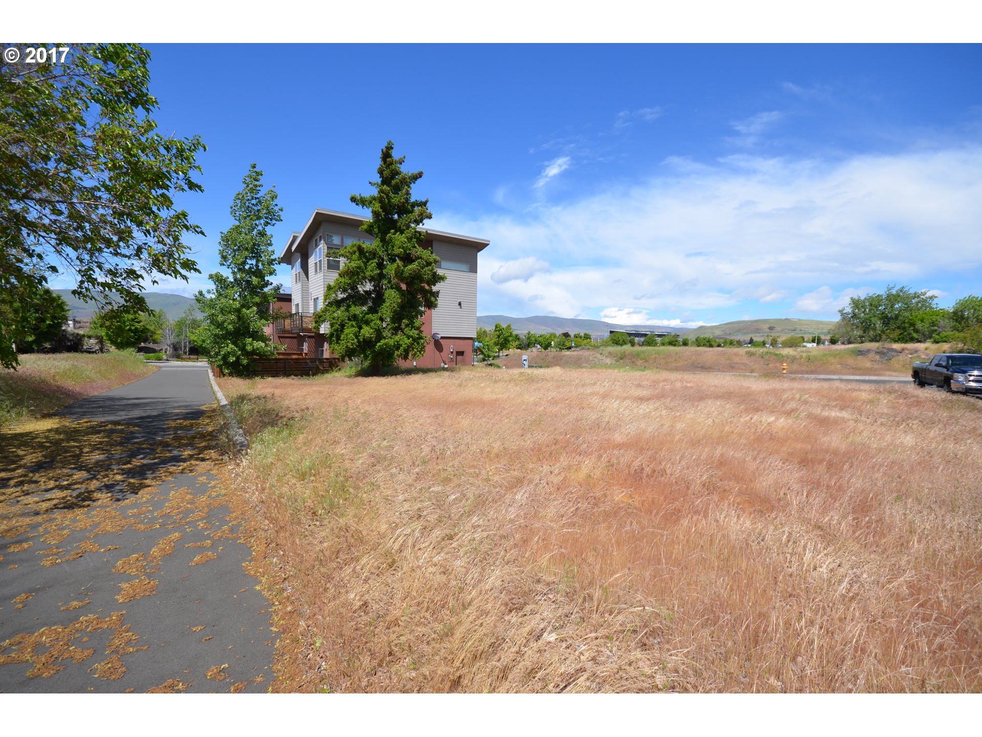 195 EAGLE CREST DR, The Dalles, OR 97058