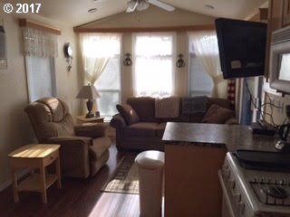 36 N Eagle Point, Wamic, OR 97063