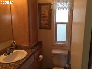 36 N Eagle Point, Wamic, OR 97063
