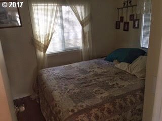 36 N Eagle Point, Wamic, OR 97063