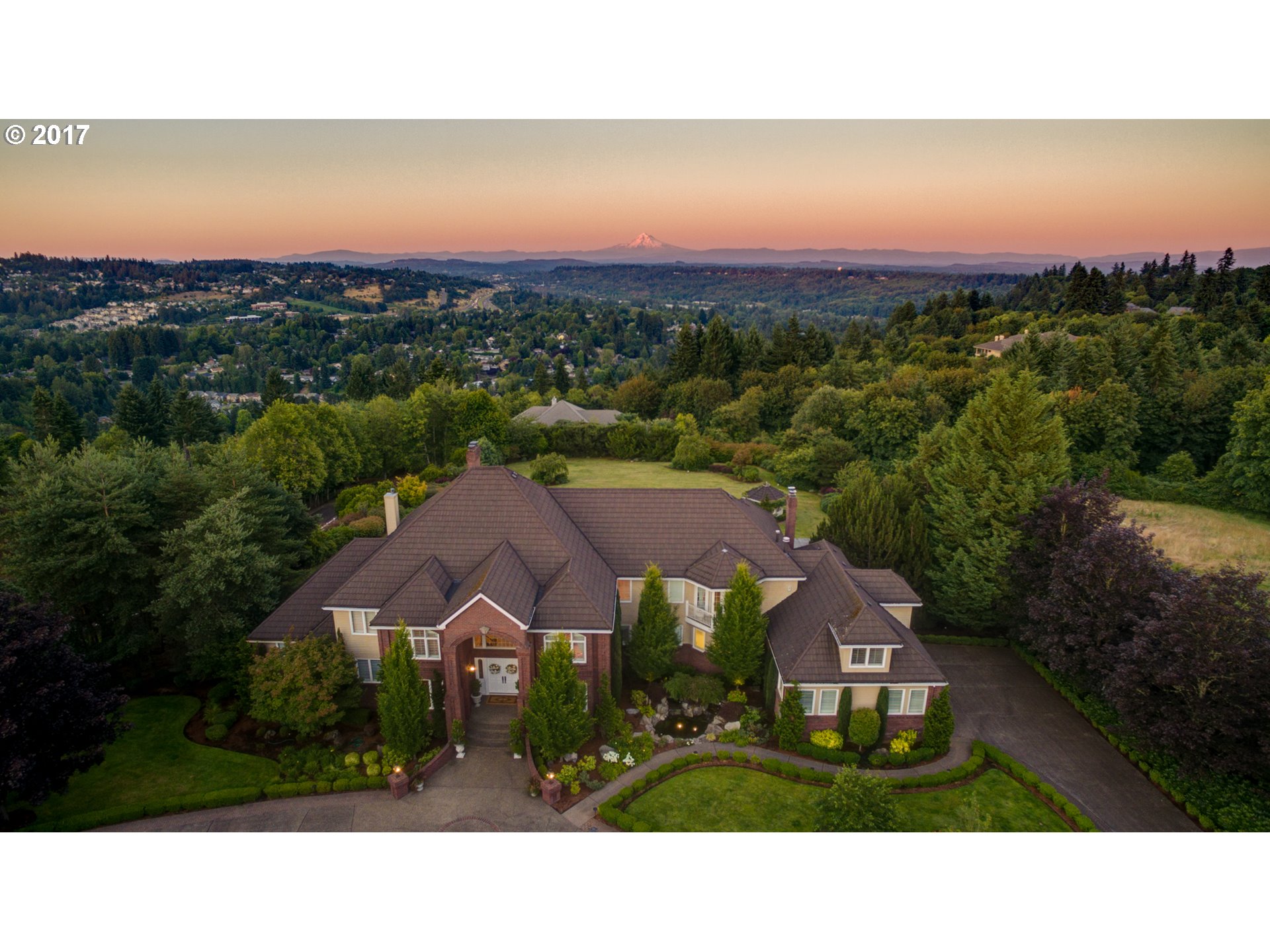 24770 SW VALLEY VIEW RD, West Linn, OR 97068