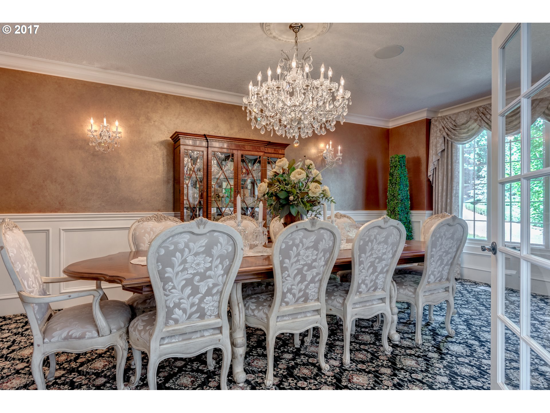 24770 SW VALLEY VIEW RD, West Linn, OR 97068