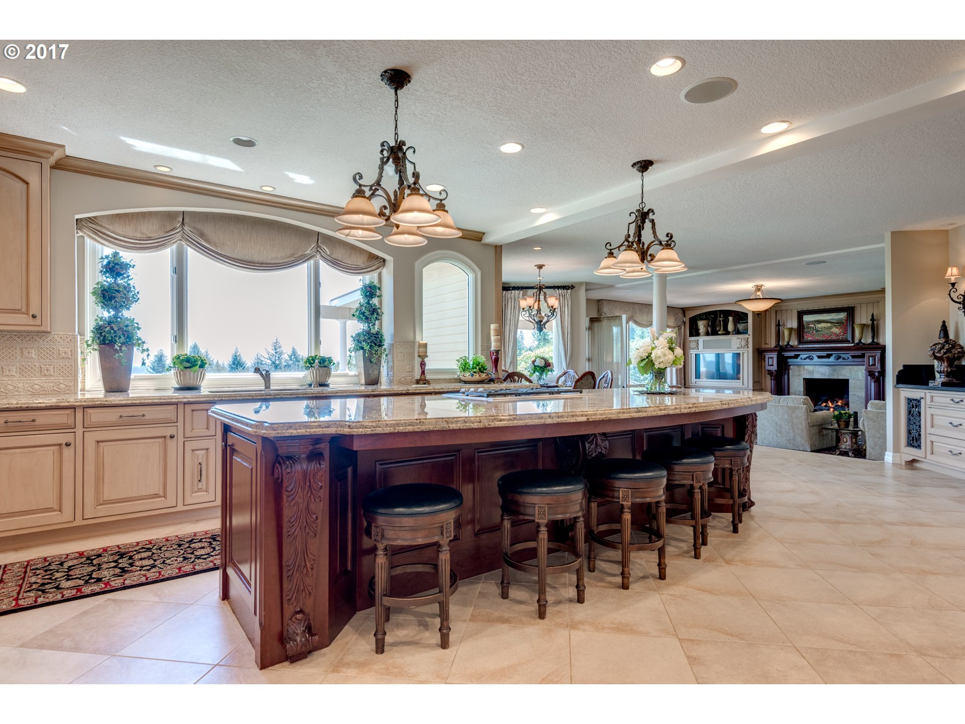 24770 SW VALLEY VIEW RD, West Linn, OR 97068