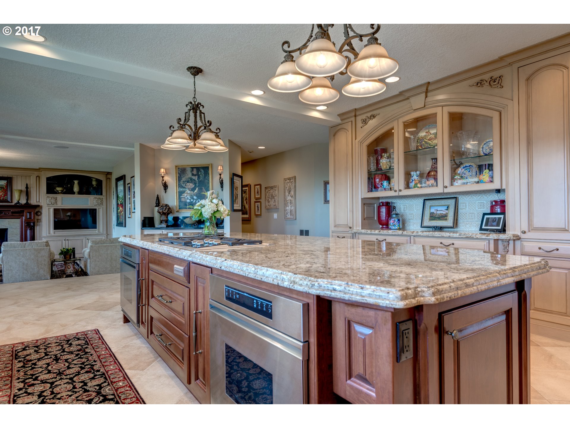 24770 SW VALLEY VIEW RD, West Linn, OR 97068