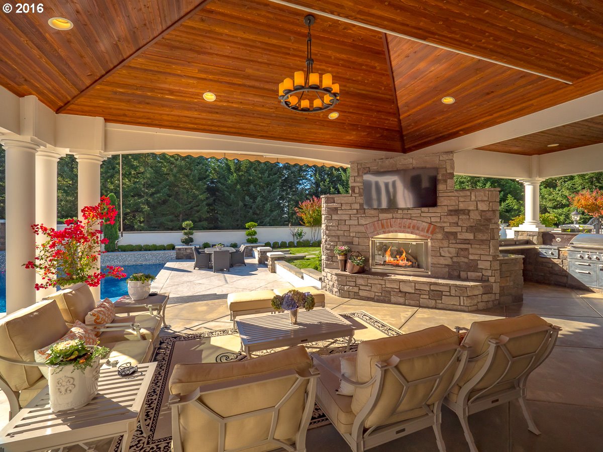 2870 BRANDYWINE DR, West Linn, OR 97068