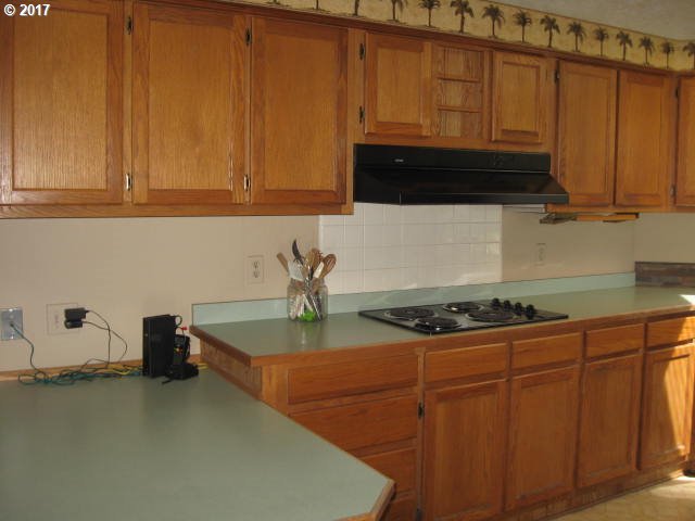 1999 JANSEN WAY 1, Woodburn, OR 97071