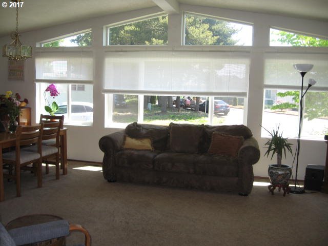 1999 JANSEN WAY 1, Woodburn, OR 97071