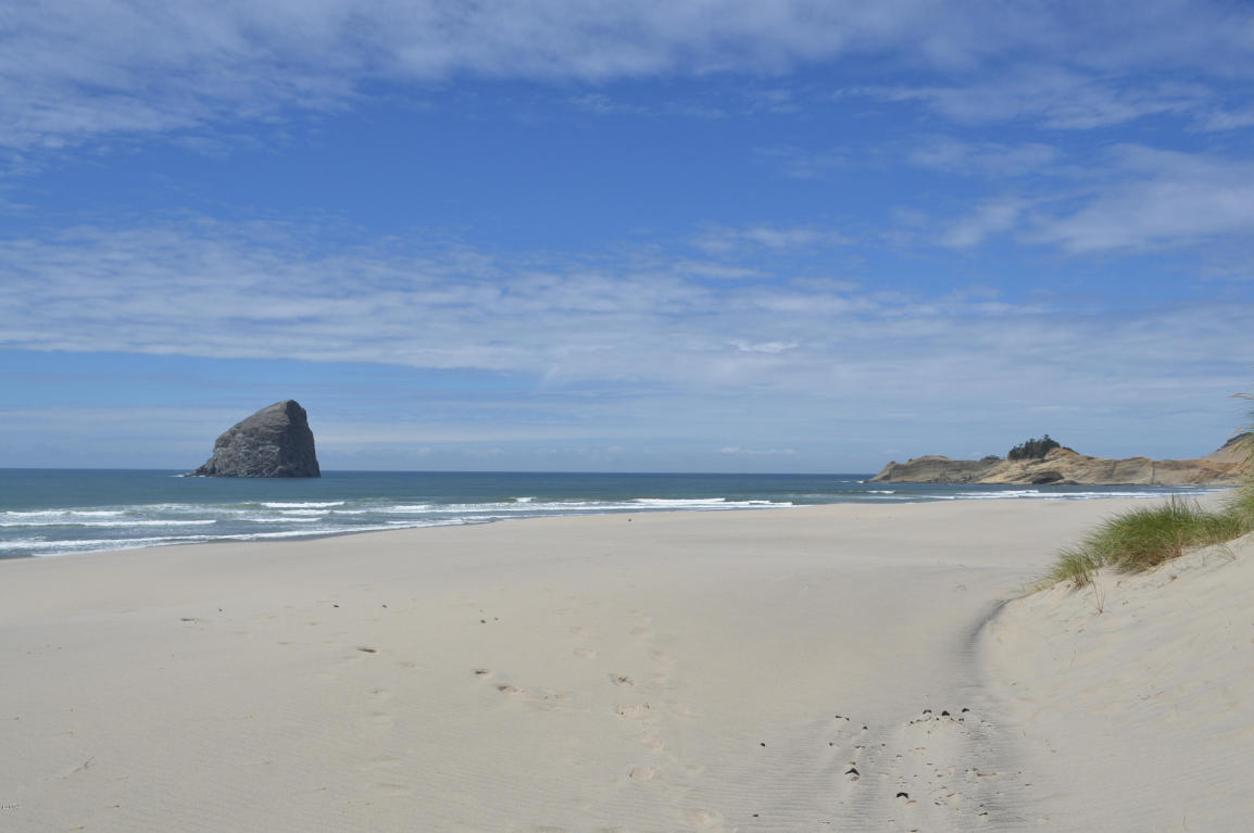 TL 1800 Cape Kiwanda, Pacific City, OR 97135