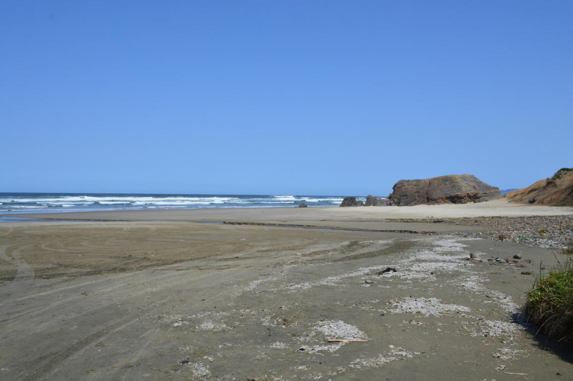 TL 1800 Cape Kiwanda, Pacific City, OR 97135