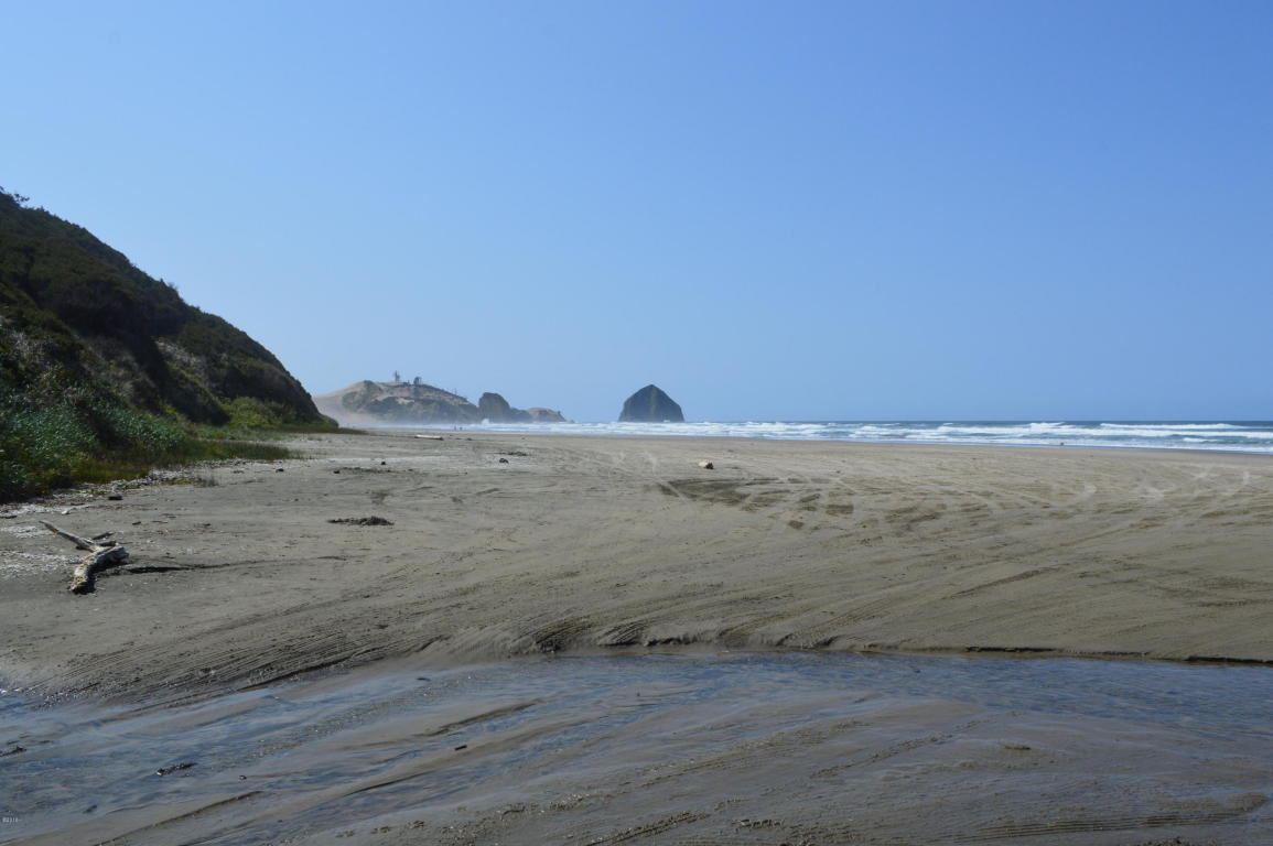 TL 1800 Cape Kiwanda, Pacific City, OR 97135
