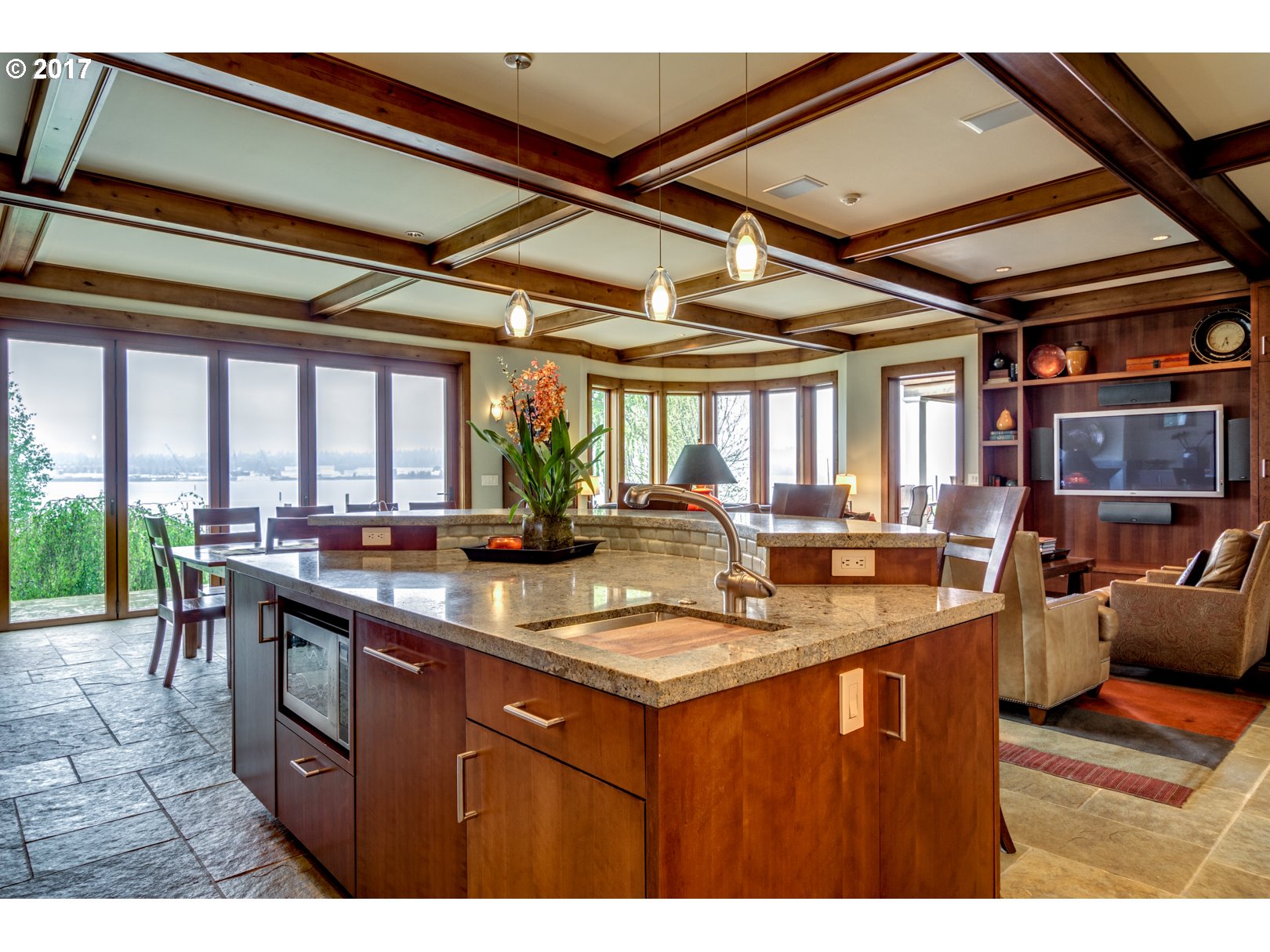 1525 NE MARINE DR, Portland, OR 97211