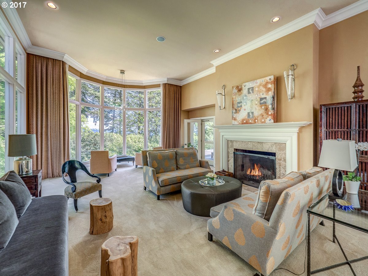 11728 SW SUMMERVILLE AVE, Portland, OR 97219