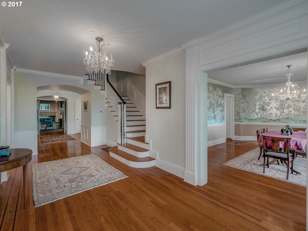404 SW EDGECLIFF RD, Portland, OR 97219