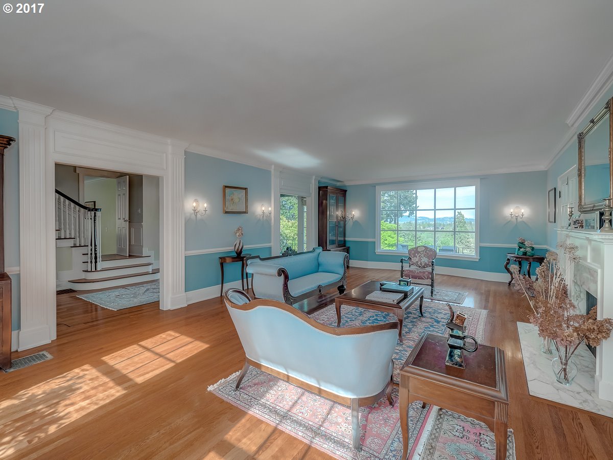 404 SW EDGECLIFF RD, Portland, OR 97219