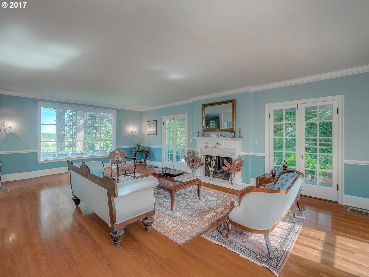 404 SW EDGECLIFF RD, Portland, OR 97219
