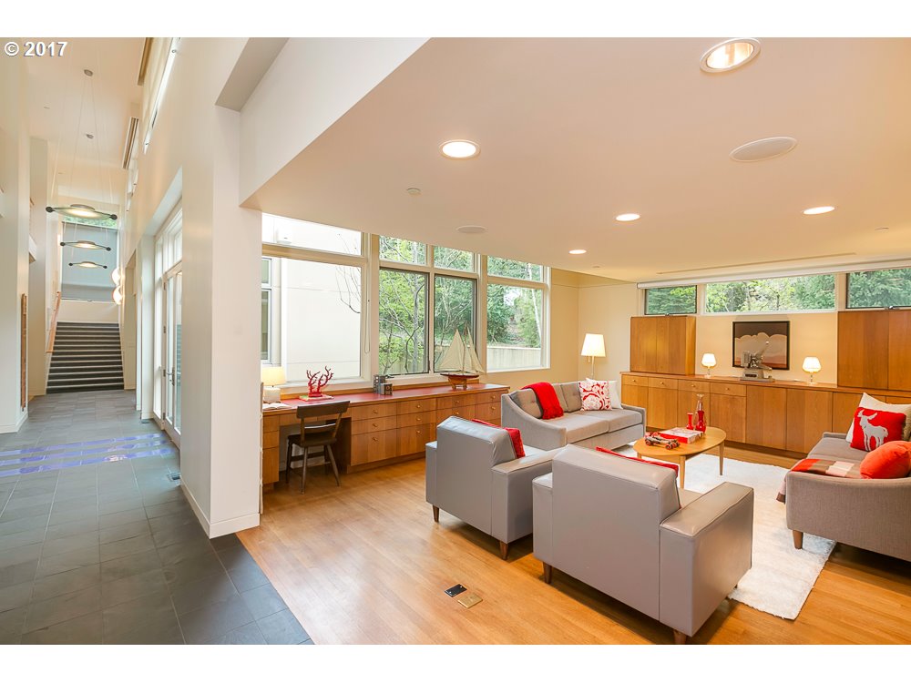 6316 SW Thomas RD, Portland, OR 97221
