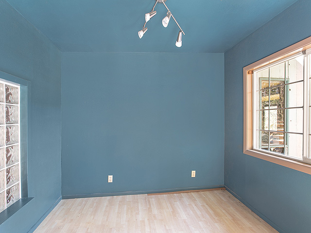 12401 SE Guilford DrMilwaukie, OR, 97222Clackamas County