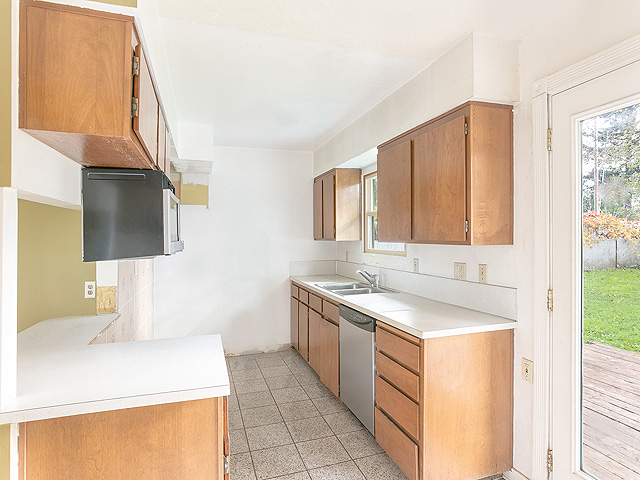14642 SE Lincoln StPortland, OR, 97233Multnomah County