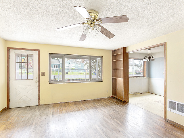 10206 SE Steele StPortland, OR, 97266Multnomah County