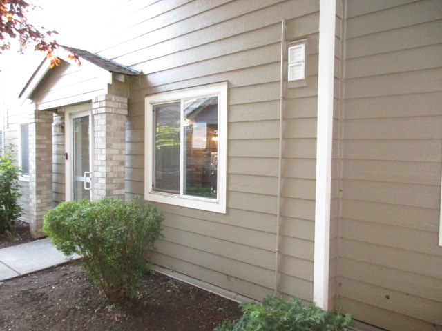 12014 SE Bush St Unit APortland, OR, 97266Multnomah County
