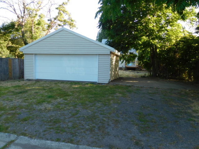 2220 Trade St SESalem, OR, 97301Marion County